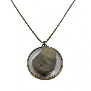 Seashells by the Seashore Clam Shell Resin Statement Necklace Bronze Chain 22"